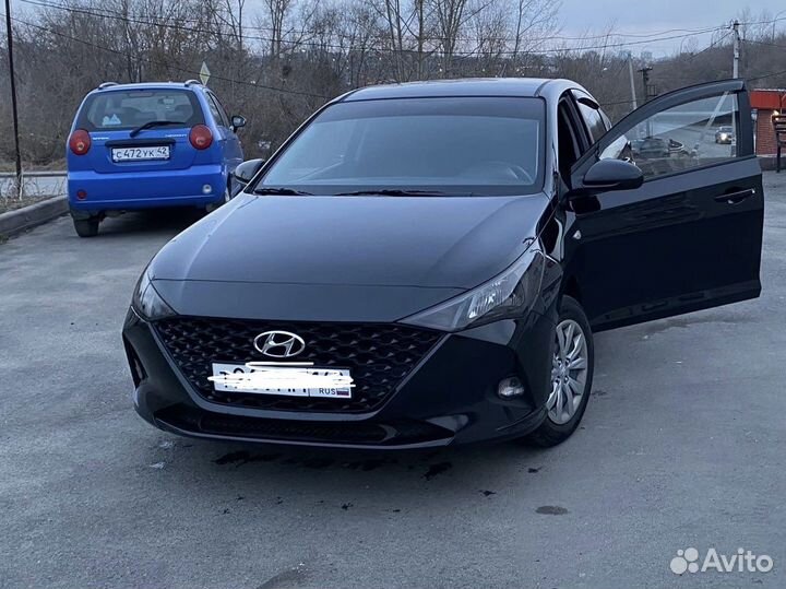 Бампер Hyundai Solaris 2 Рестайлинг черный