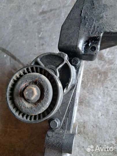 Натяжитель ремня Volvo S80