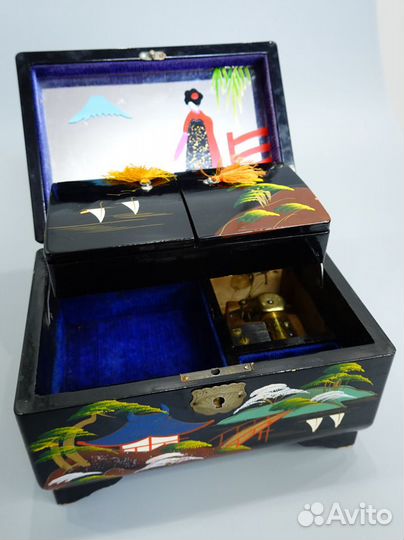 Старинная музыкальная шкатулка перламутр роспись
