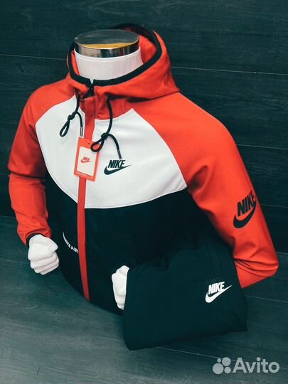 Спортивный костюм Nike