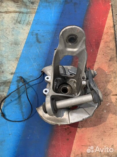 Кулак задний левый бмв bmw X5 X6 E70 F15