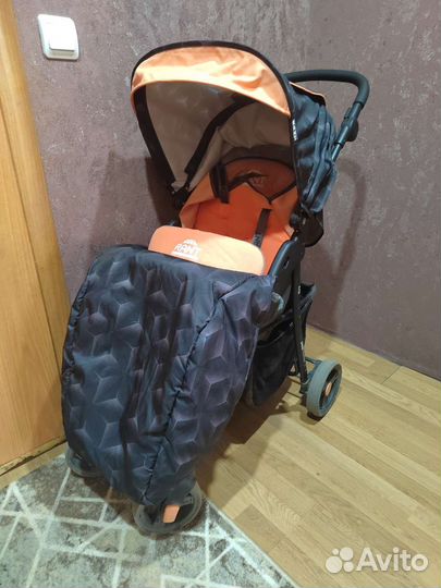 Прогулочная коляска