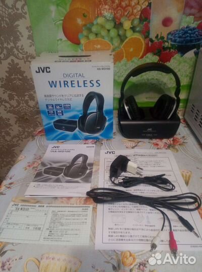 Беспроводные наушники JVC HA-WD100
