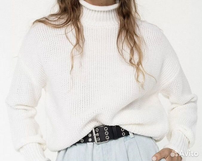 Свитер молочный женский