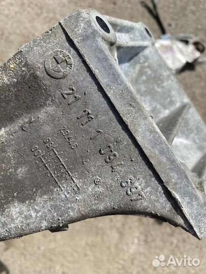 Кронштейн двигателя BMW E39 X5 M54B30