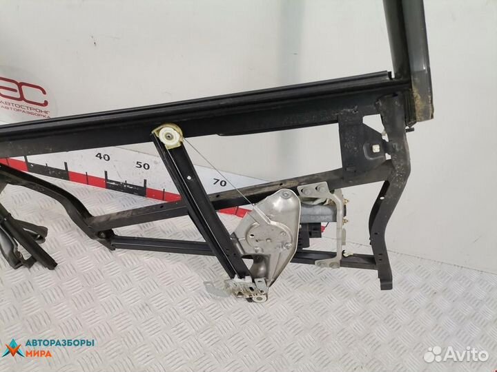 Стеклоподъемник электрический задний правый Audi