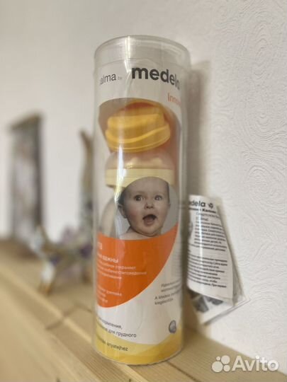 Бутылочки для кормления Comotomo и Medela calma