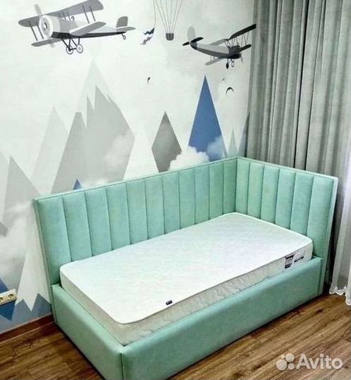 Кровать детская с мягкой спинкой