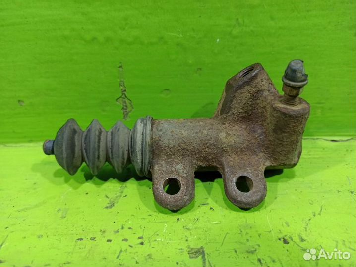 Рабочий цилиндр сцепления Toyota Corolla E150 1ZR