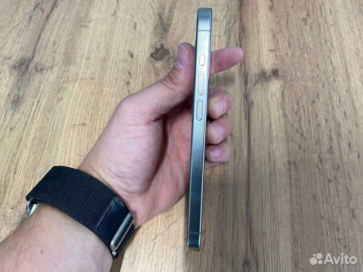 iPhone 15 Pro, 256 ГБ