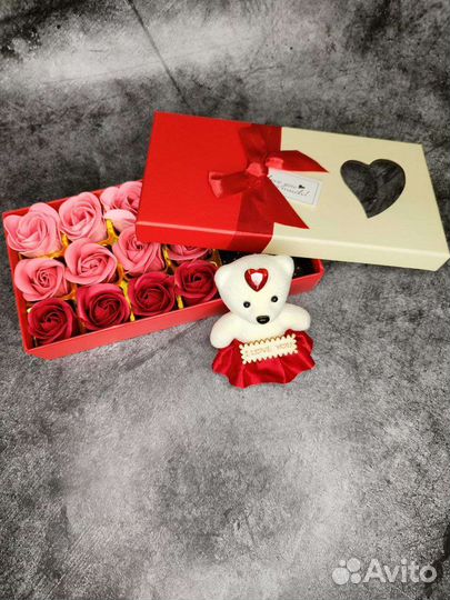 Букеты из мыльных роз + медвежонок
