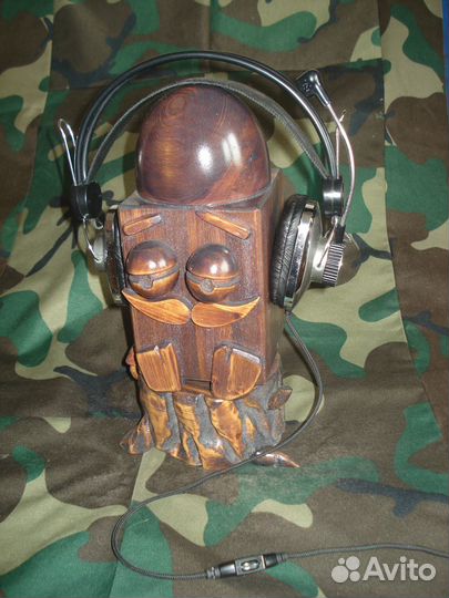 Подставка под наушники