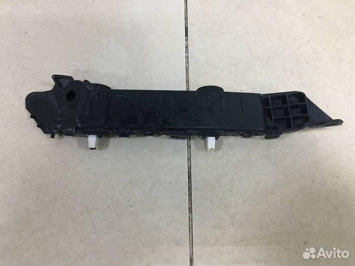 Кронштейн переднего бампера левый Kia Rio 4 FB 2017