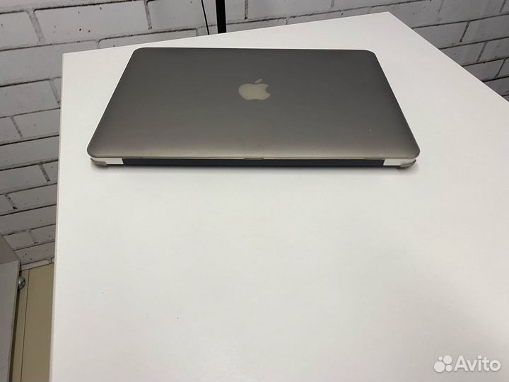 Macbook Air 13,3 \Core i5\SSD\4Gb\