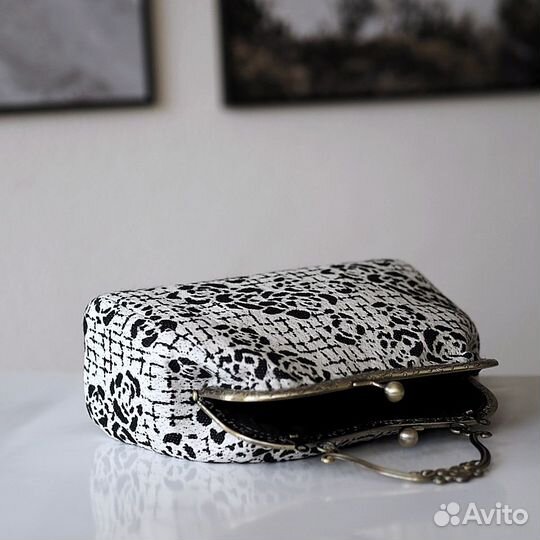 Сумка на фермуаре женская