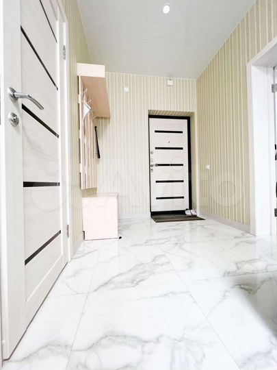 1-к. квартира, 42 м², 1/2 эт.