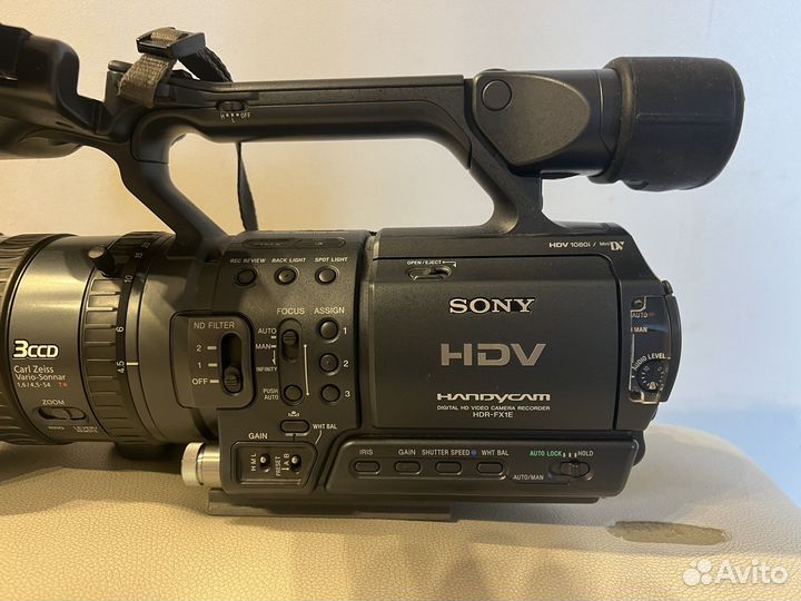 Видеокамера Sony HDR-FX1