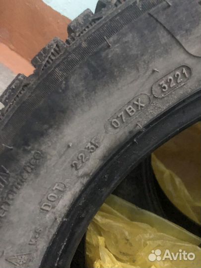 Michelin Latitude X-Ice North 2 + 215/55 R17