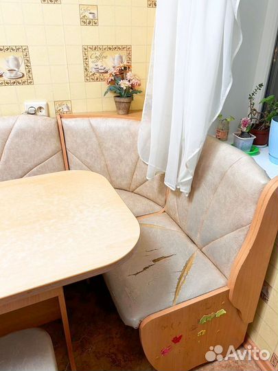 Угловая обеденная зона бу