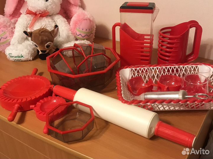 Набор пластиковой посуды