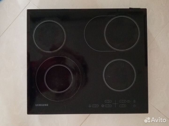 Стеклокерамическая варочная панель Samsung