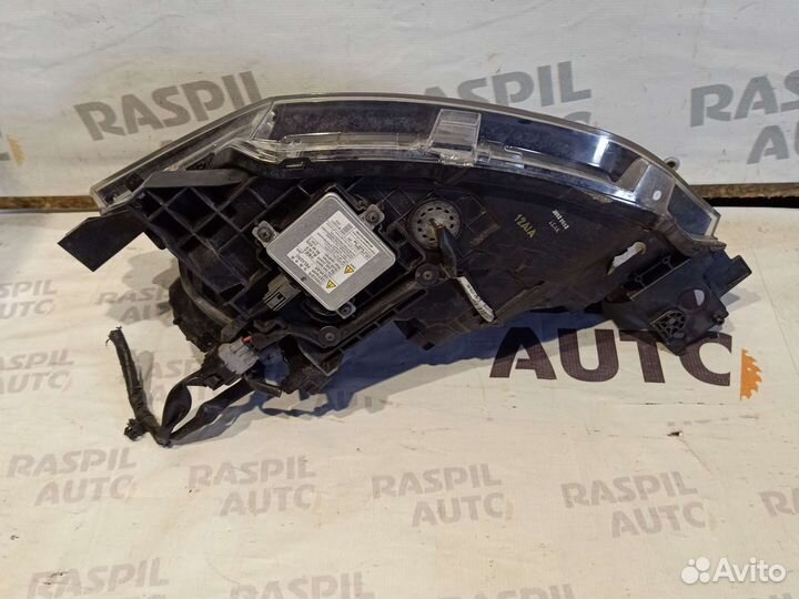 Фара правая Mitsubishi Outlander 3 ксенон