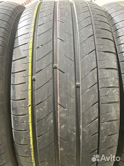 Kumho Ecsta HS52 245/45 R18 100W