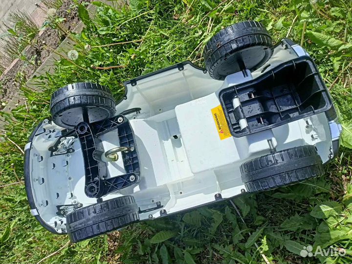 Забронирована Детская машина каталка