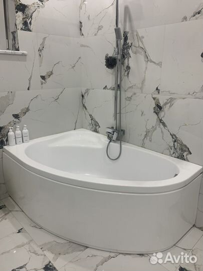 Акриловая ванна угловая