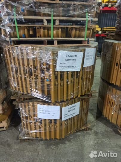 Гусеница в сборе 49L 3G 600 мм ZX200LC-3 9250513