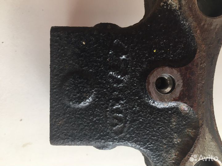 Передний левый поворотный кулак kia sportage 4