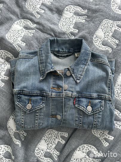 Джинсовка levis xs женская оригинал