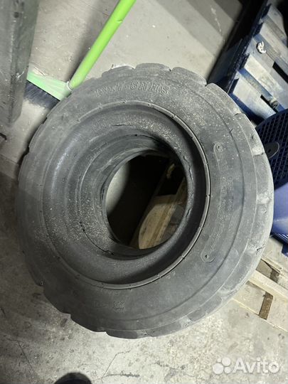 Резина от погрузчика 18х7-8 NHS