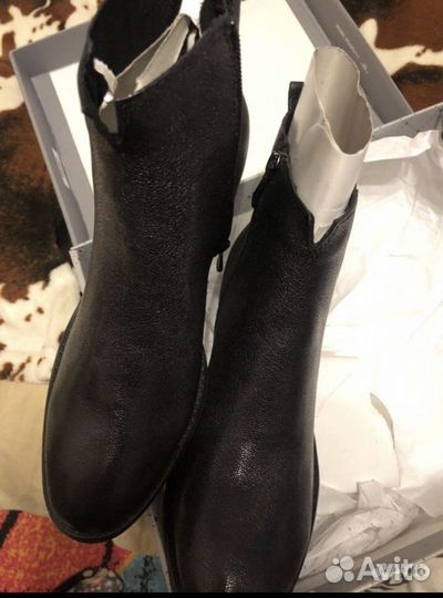 Женская одежда и обувь