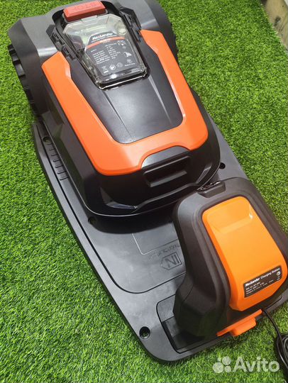 Робот газонокосилка