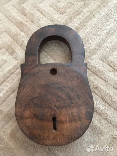 Настенная ключница