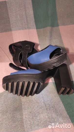 Босоножки женские