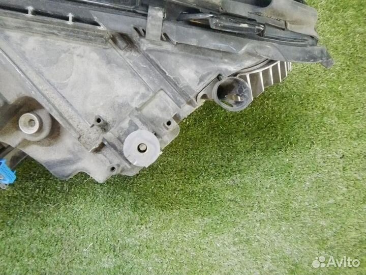 Фара правая Mercedes-Benz GLE