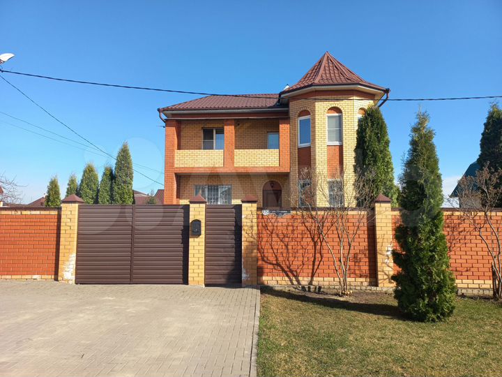 Коттедж 226 м² на участке 17 сот.