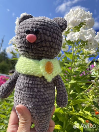 Плюшевый вязаный кот