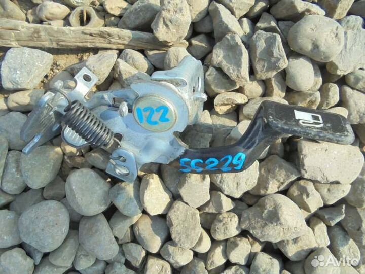 Ручка открывания бензобака Toyota Corolla Fielder