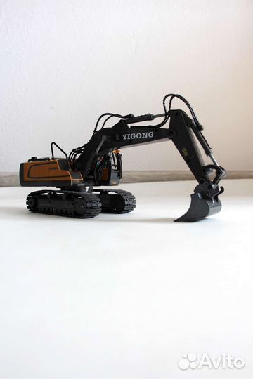 Экскаватор игрушка