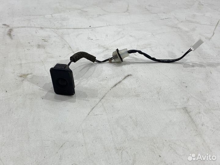 Кнопка бесключевого доступа багажника Mazda CX-5