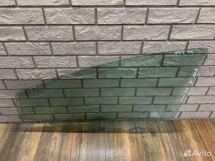 Sеаt Lеon (1Р1) Стекло двери передней LH