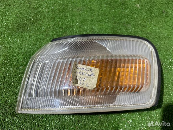 Поворотник передний левый Toyota Corolla E11
