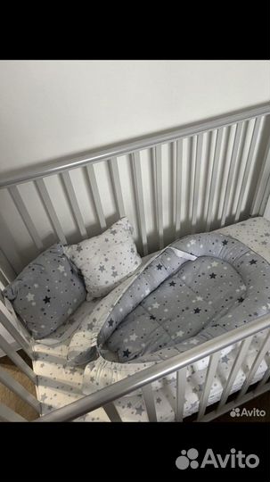 Бортики в кроватку, простынь, наматрасник