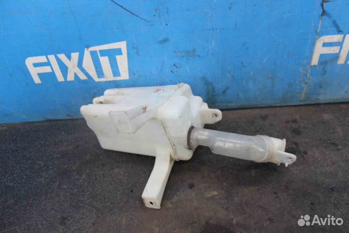 Бачок омывателя Mitsubishi Galant (Митсубиси Галан