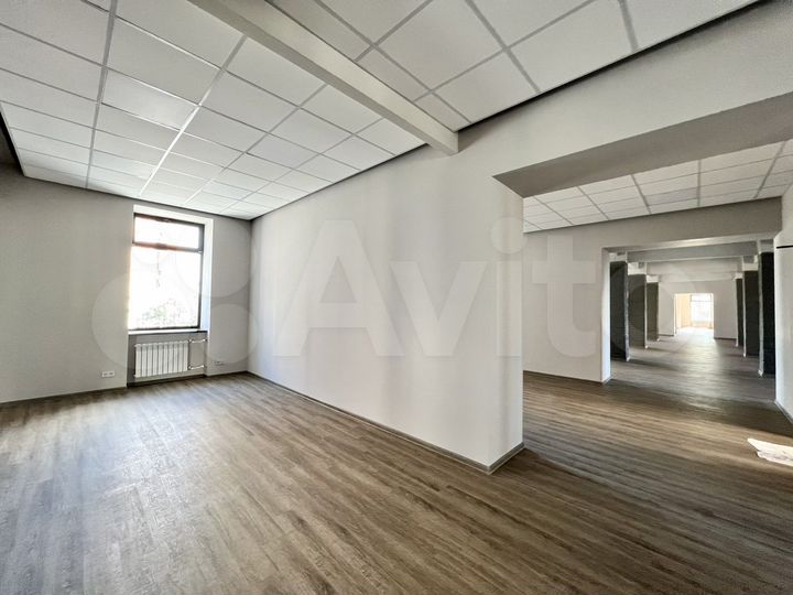 Офис и ремонтом 196 м² пл. Калинина