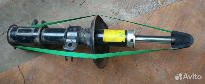 Стойки передние Шевроле Авео Т200,250,255