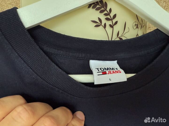 Tommy hilfiger футболка (идеальное состояние)